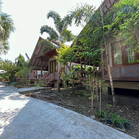 Baan Siriporn Resort - โรงแรมบ้านศิริพร รีสอร์ท Samut Songkhram Екстериор снимка