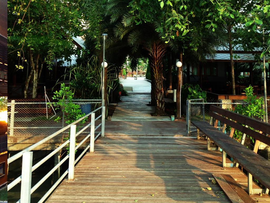 Baan Siriporn Resort - โรงแรมบ้านศิริพร รีสอร์ท Samut Songkhram Екстериор снимка