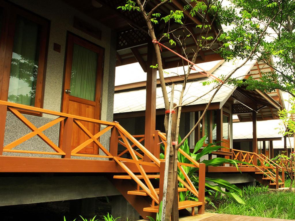 Baan Siriporn Resort - โรงแรมบ้านศิริพร รีสอร์ท Samut Songkhram Екстериор снимка