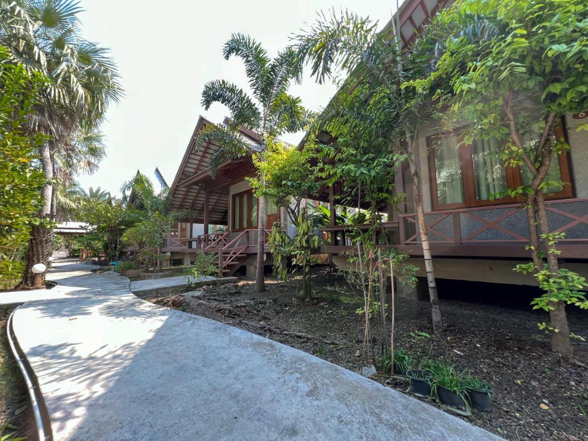Baan Siriporn Resort - โรงแรมบ้านศิริพร รีสอร์ท Samut Songkhram Екстериор снимка