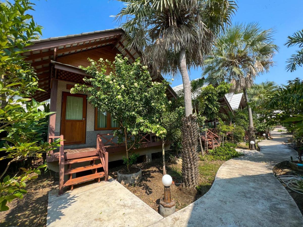Baan Siriporn Resort - โรงแรมบ้านศิริพร รีสอร์ท Samut Songkhram Екстериор снимка