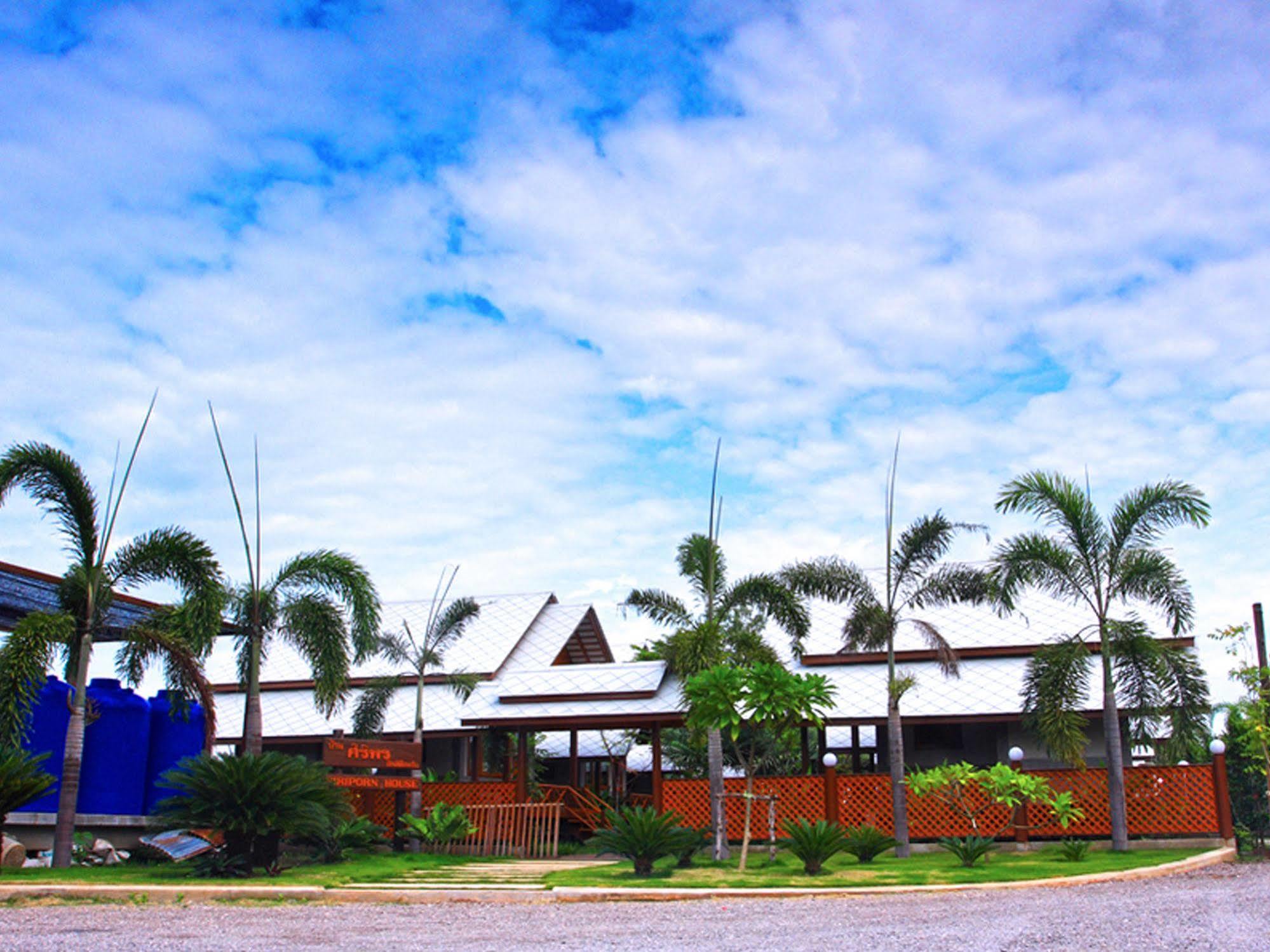 Baan Siriporn Resort - โรงแรมบ้านศิริพร รีสอร์ท Samut Songkhram Екстериор снимка