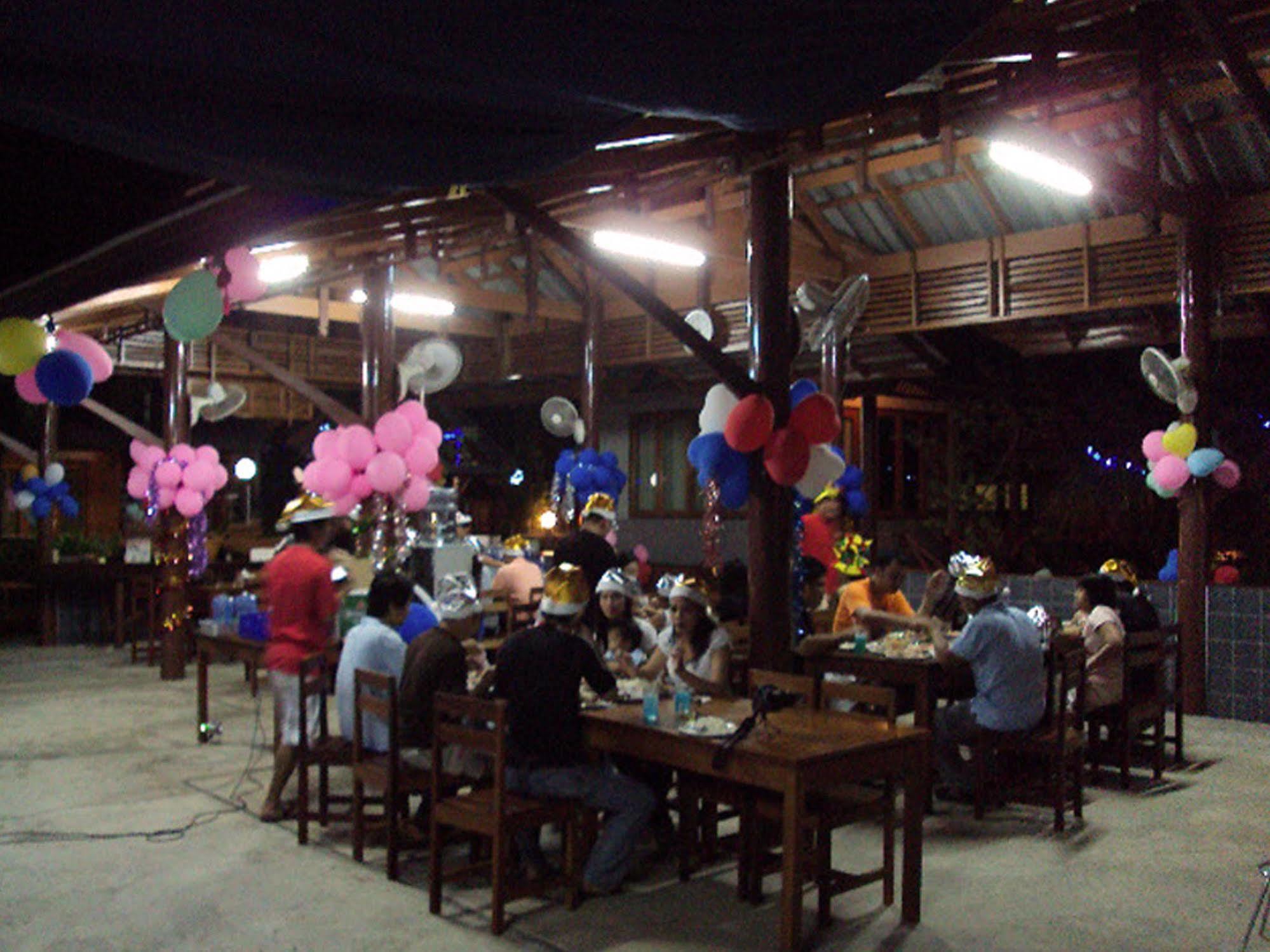 Baan Siriporn Resort - โรงแรมบ้านศิริพร รีสอร์ท Samut Songkhram Екстериор снимка