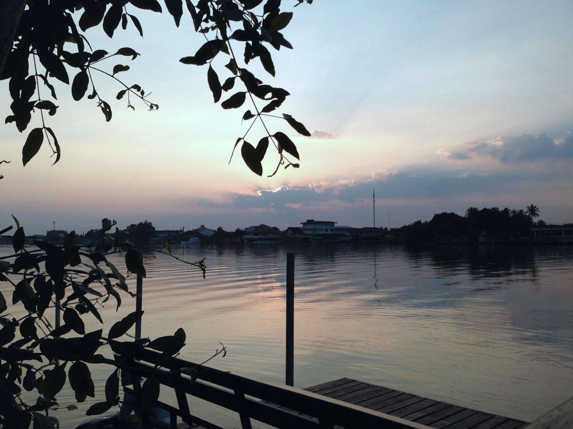 Baan Siriporn Resort - โรงแรมบ้านศิริพร รีสอร์ท Samut Songkhram Екстериор снимка